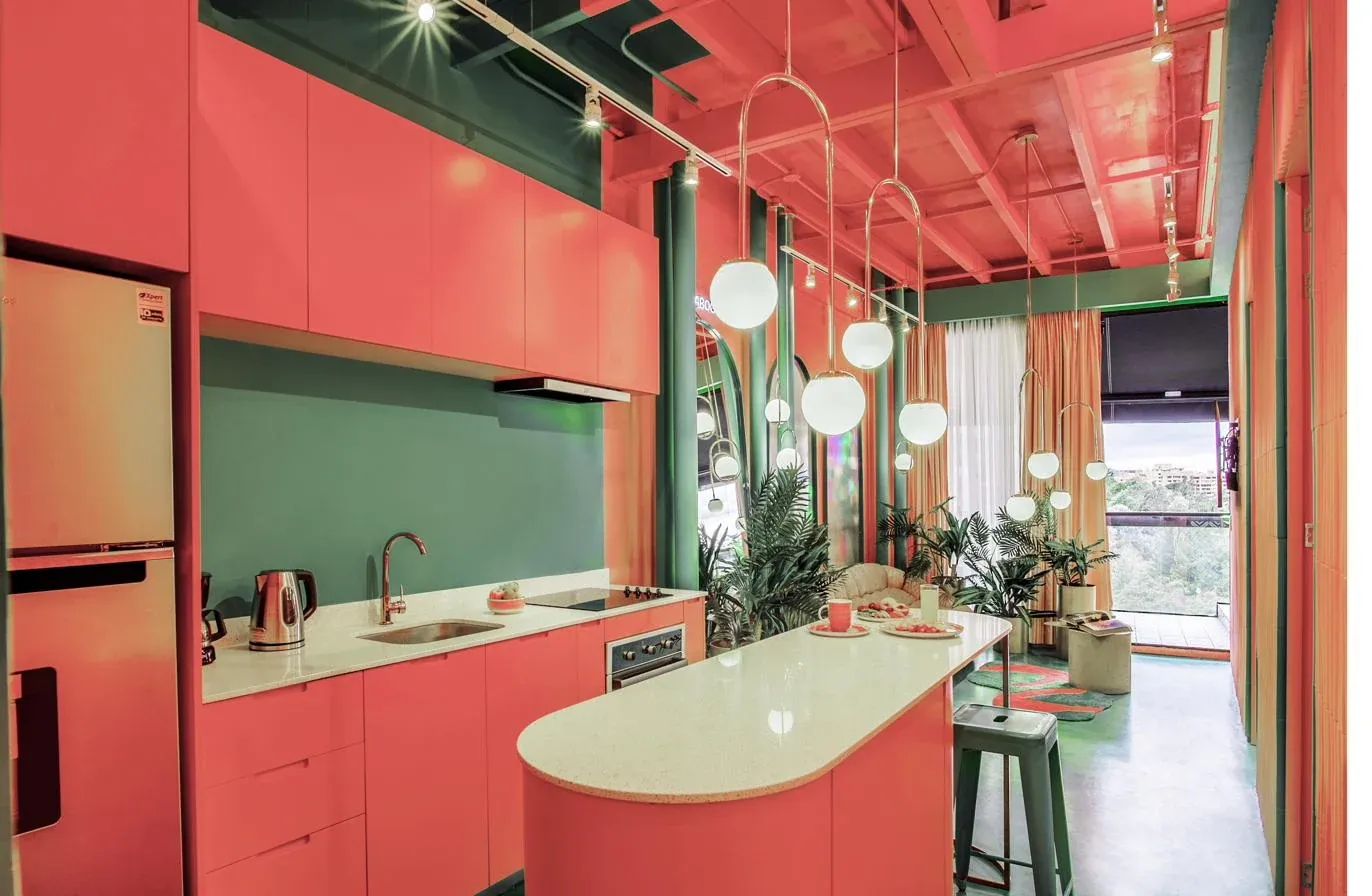 Cocina en rosa y verde menta